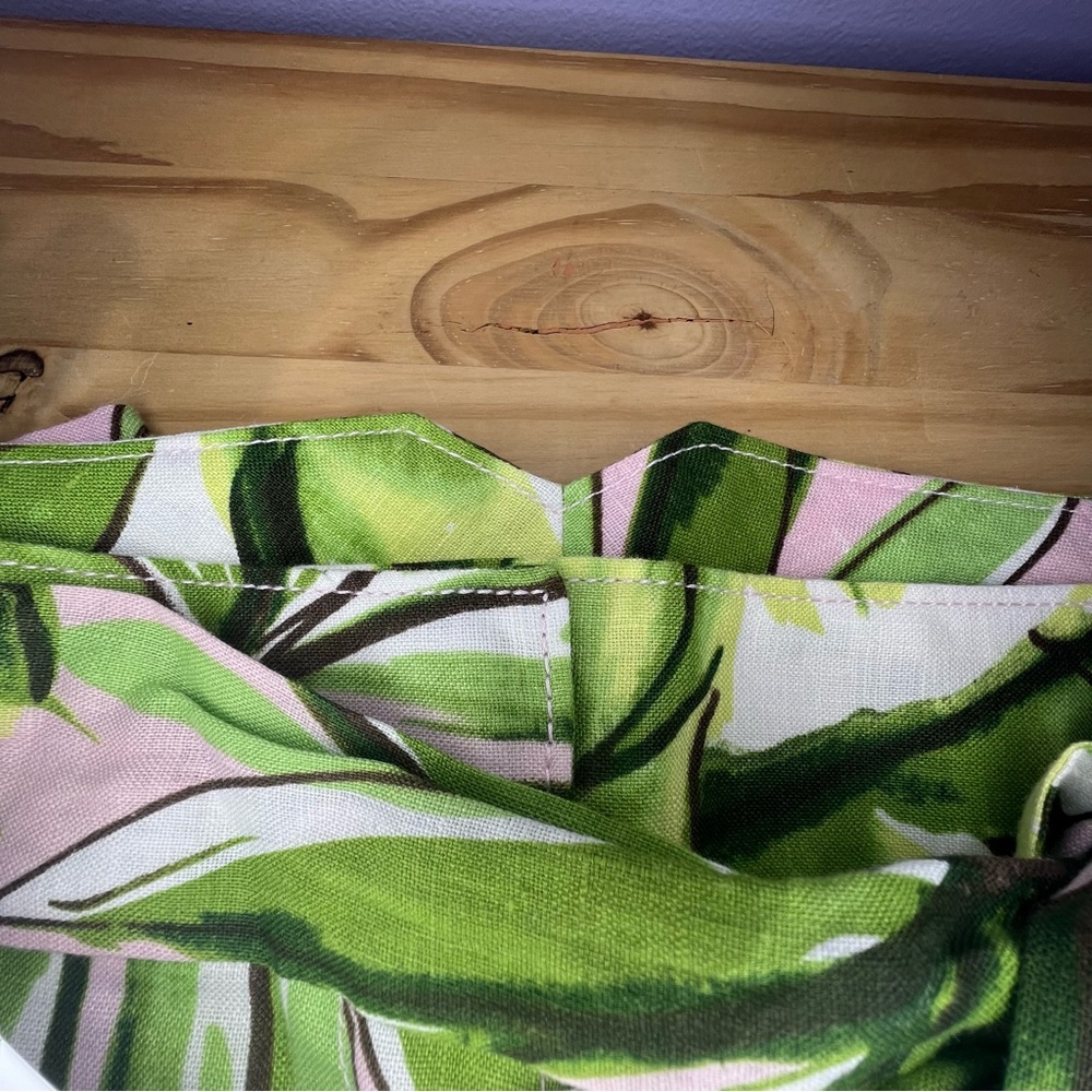 NWT Tommy Bahama Leaves of Green - Tickled Pink Linen Shorts - Size 8 - Picture 6 of 11
